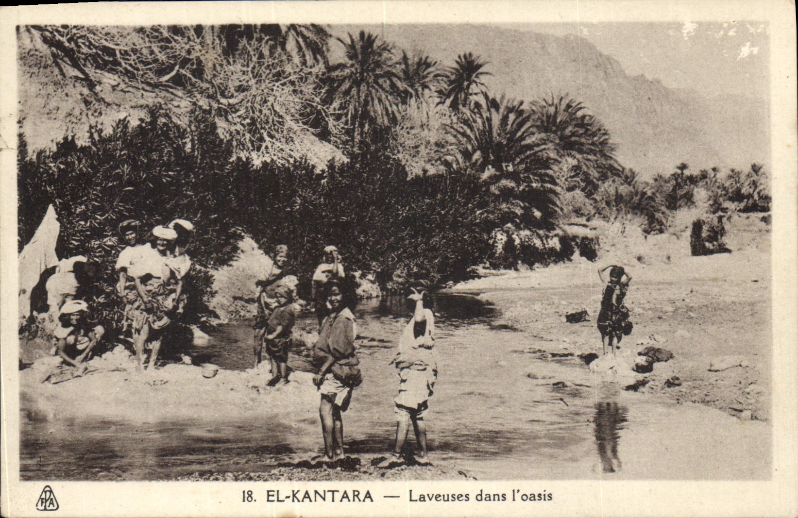 CPA El Kantara Laveuses dans l'oasis