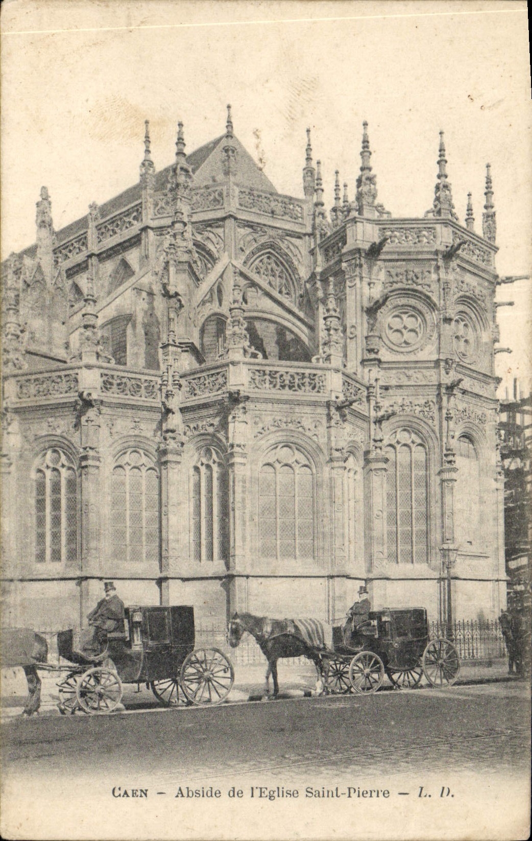CPA Caen Abside de l'Eglise Saint Pierre 