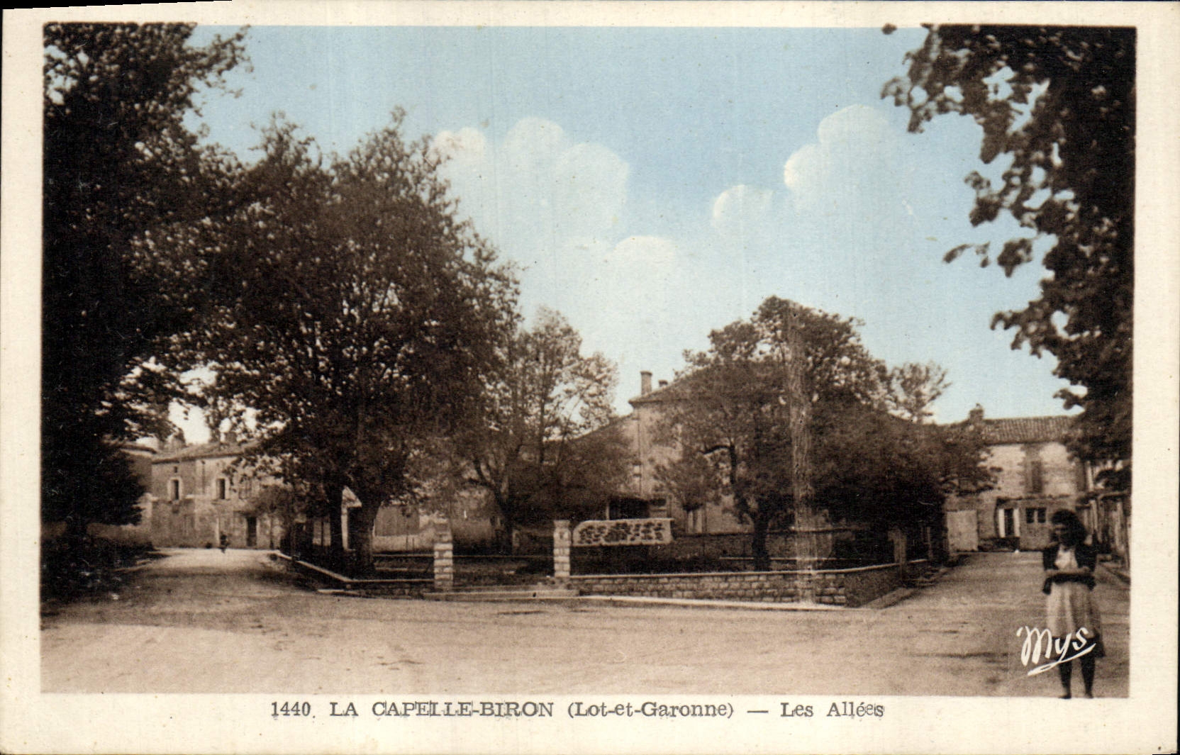 CPA La Capelle Biron Lol et Garonne Les Allees