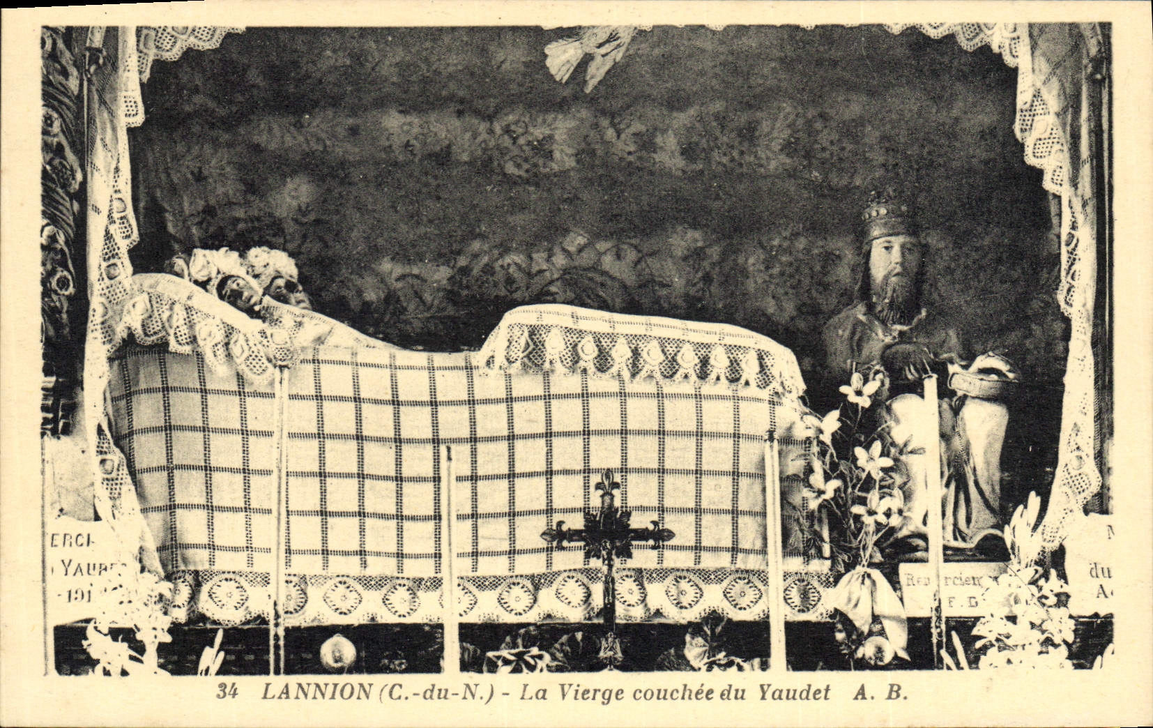 CPA Lannion C du N La Vierge couchee du Yaudel