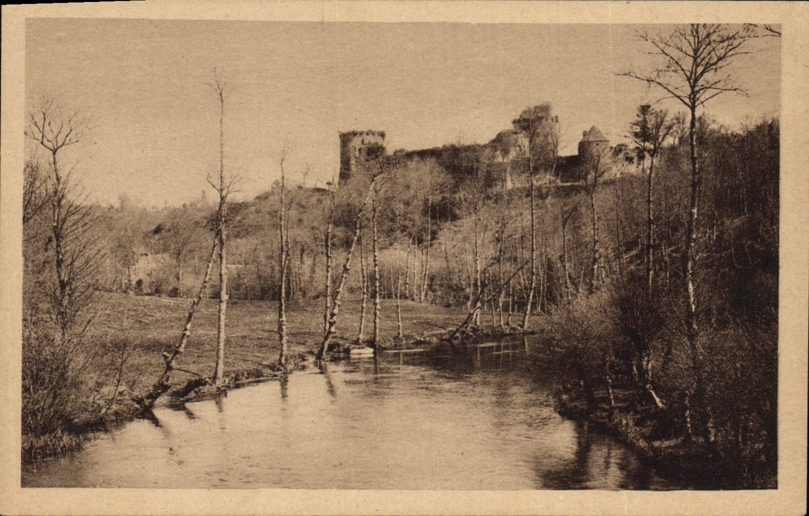 CPA Ruines de Tonquedec C du N Le Chateau et le riviere le Guer