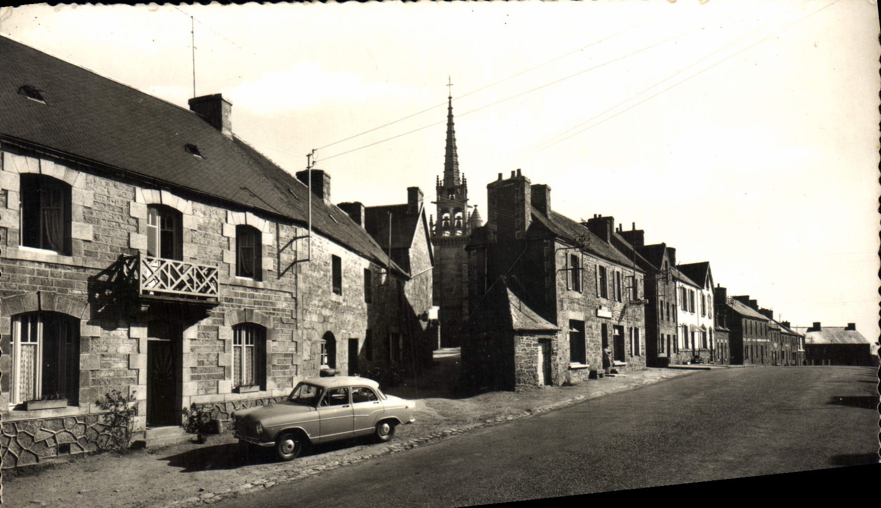 CPA Plounevez Moedec C du N Vue du Bourg