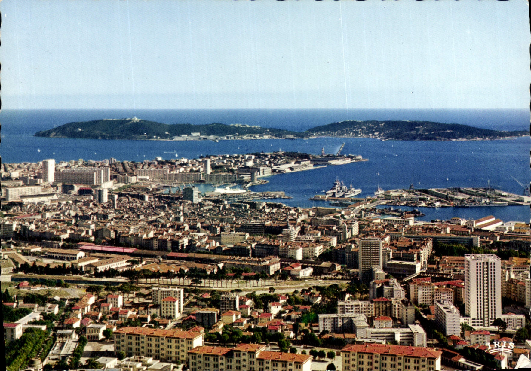 CPA Reflets de la Cote d'Azur Vue panoramique de Toulon Var et de la Rade 