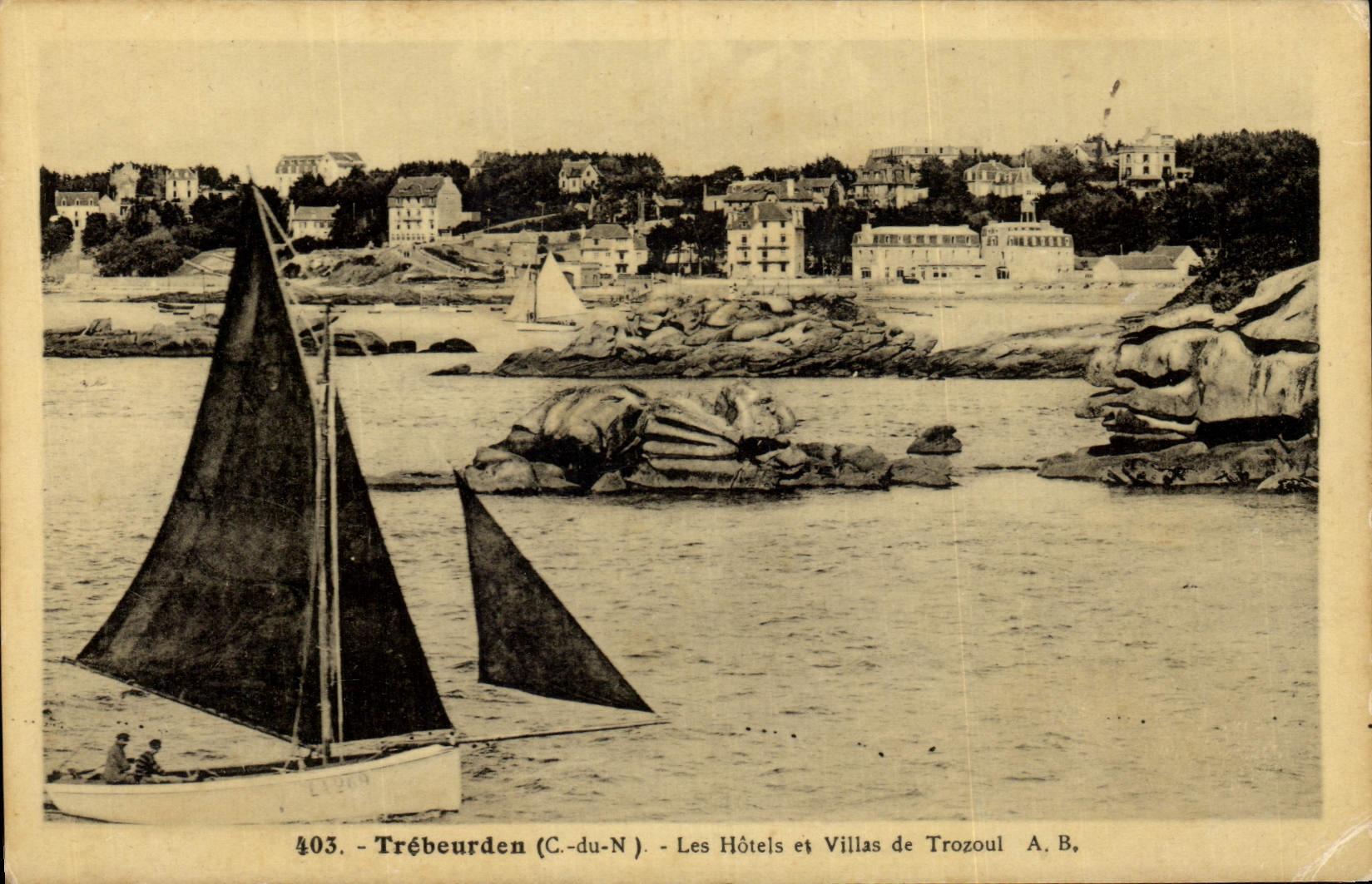 CPA Trebeurden C du N Les Hotels et Villas de Trozoul 