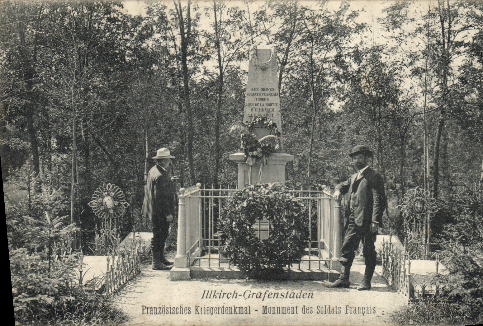 CPA Illkirch Grafenstaden Franzosisches Kriegerdenkmal Militaria