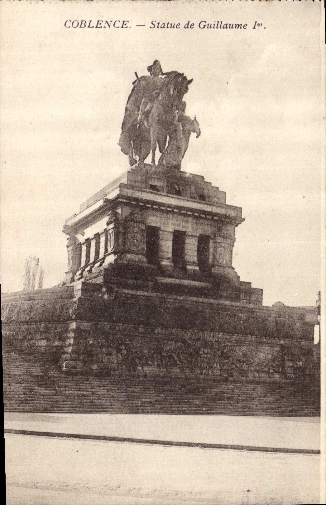 CPA Coblence Statue de Guillaume 1er