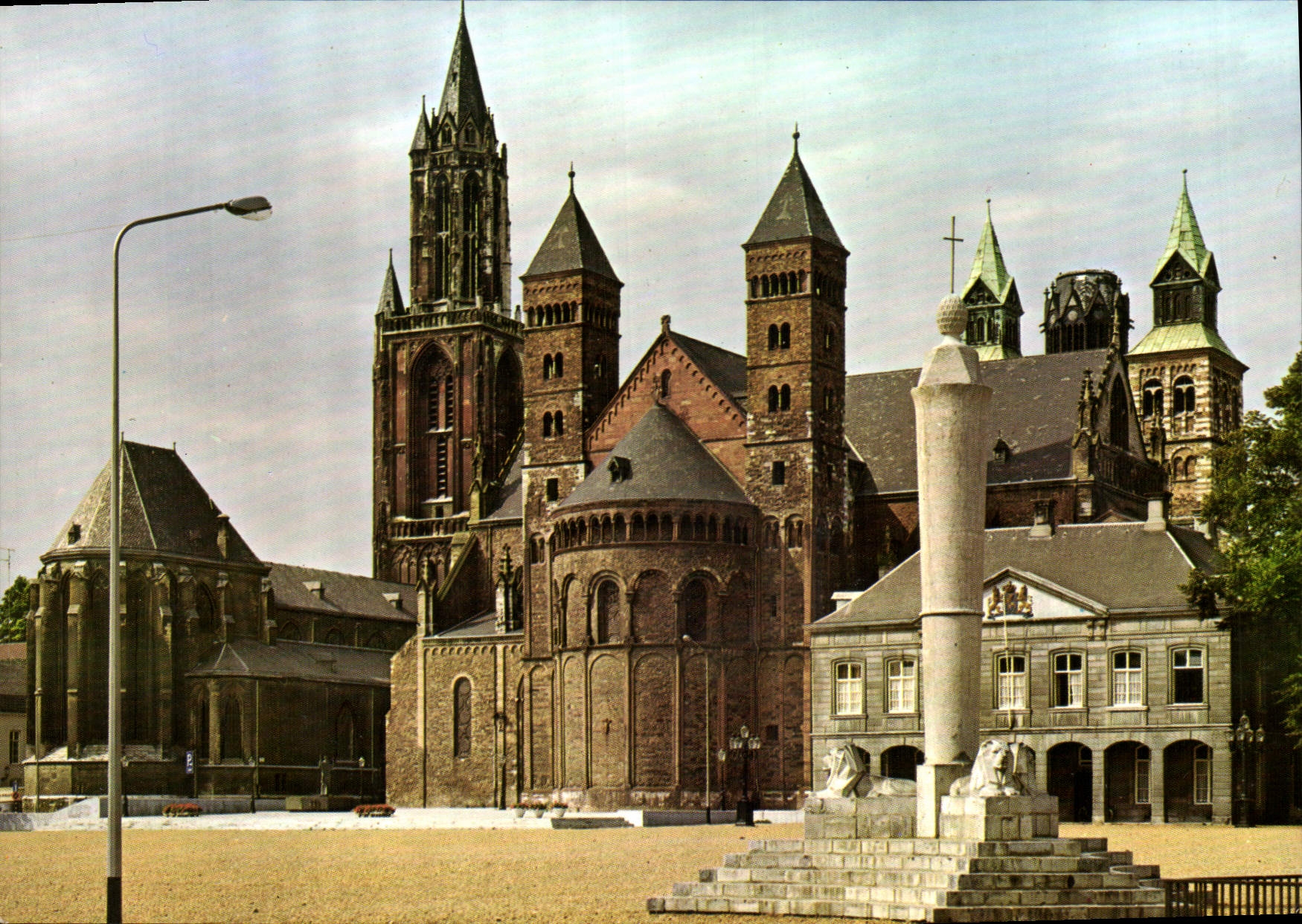 CPM Maastricht Veijthof met Perroen 