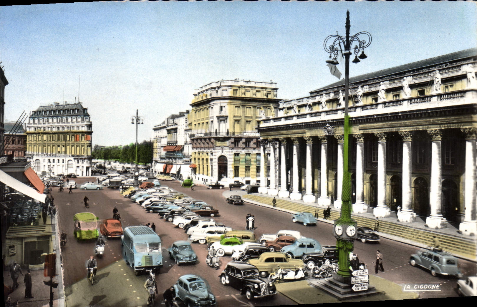 CPM Bordeaux Gironde La Place de la Comedie