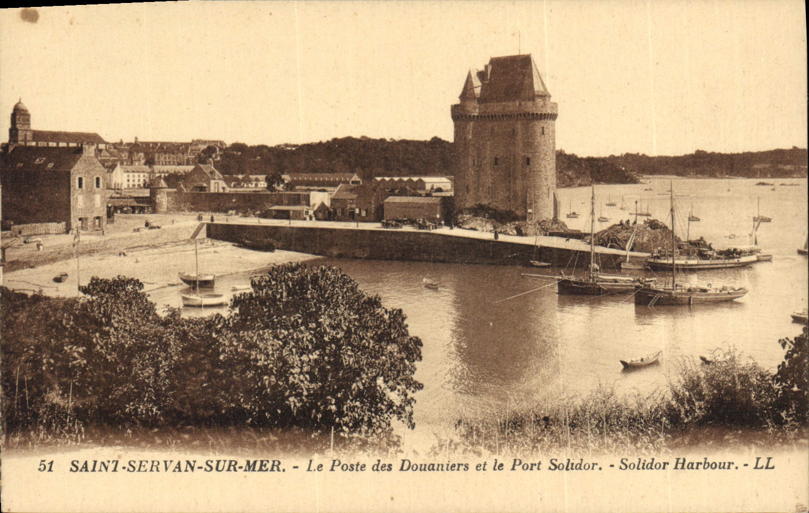 CPA Saint Servan sur mer Le Poste des Douaniers et le Port Solidor Solidor Harbour