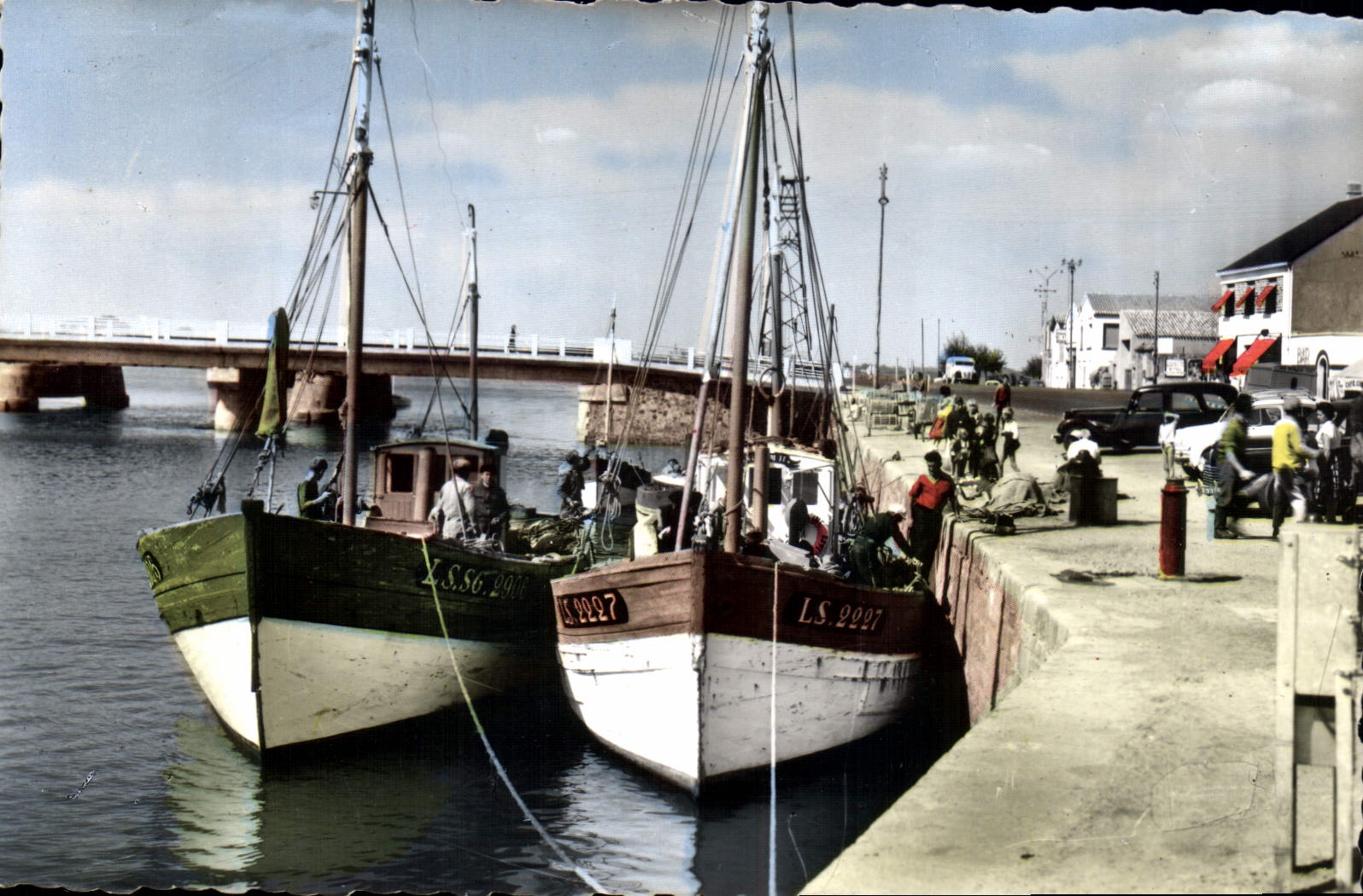CPM Saint Gilles Sur Vie Vendee Le Port et le nouveau Port Bateaux