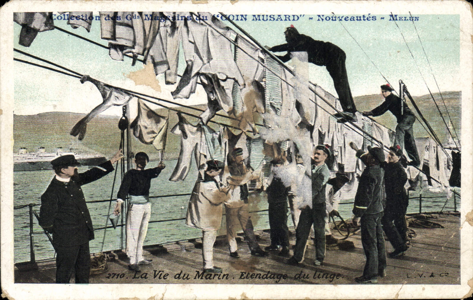 CPA Ea Vie du Marin Etendage du linge Nouveautes Melun 