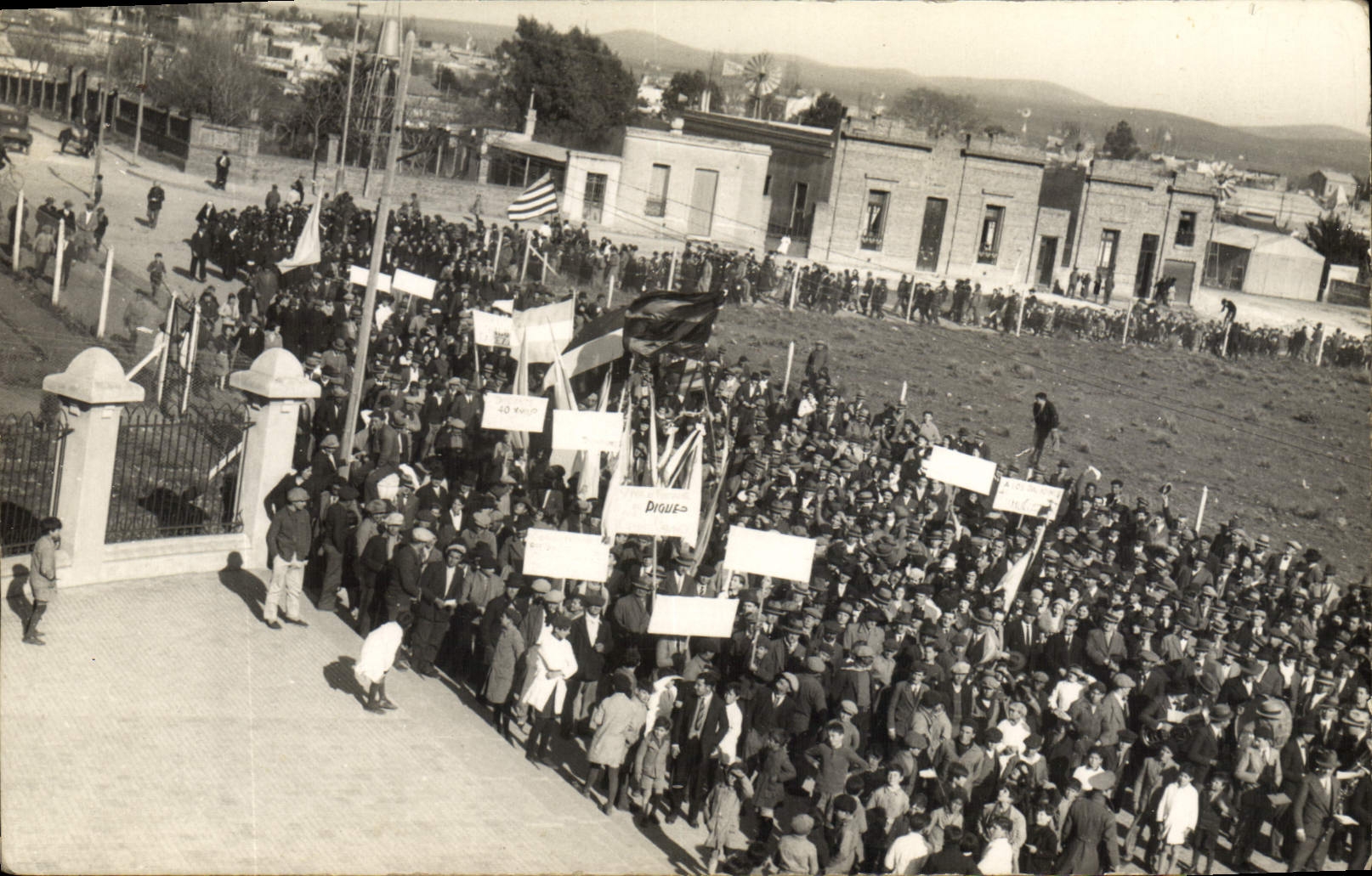 CARTE PHOTO Manifestation