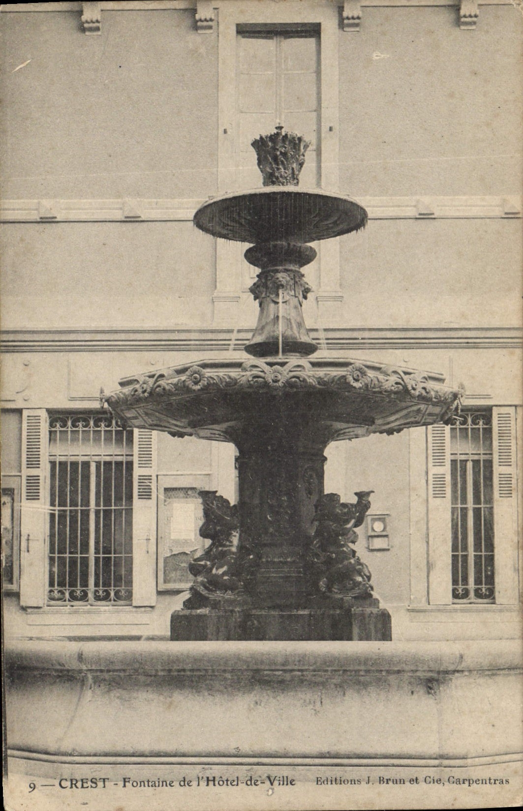 CPA Crest Fontaine de l'Hotel de Ville 