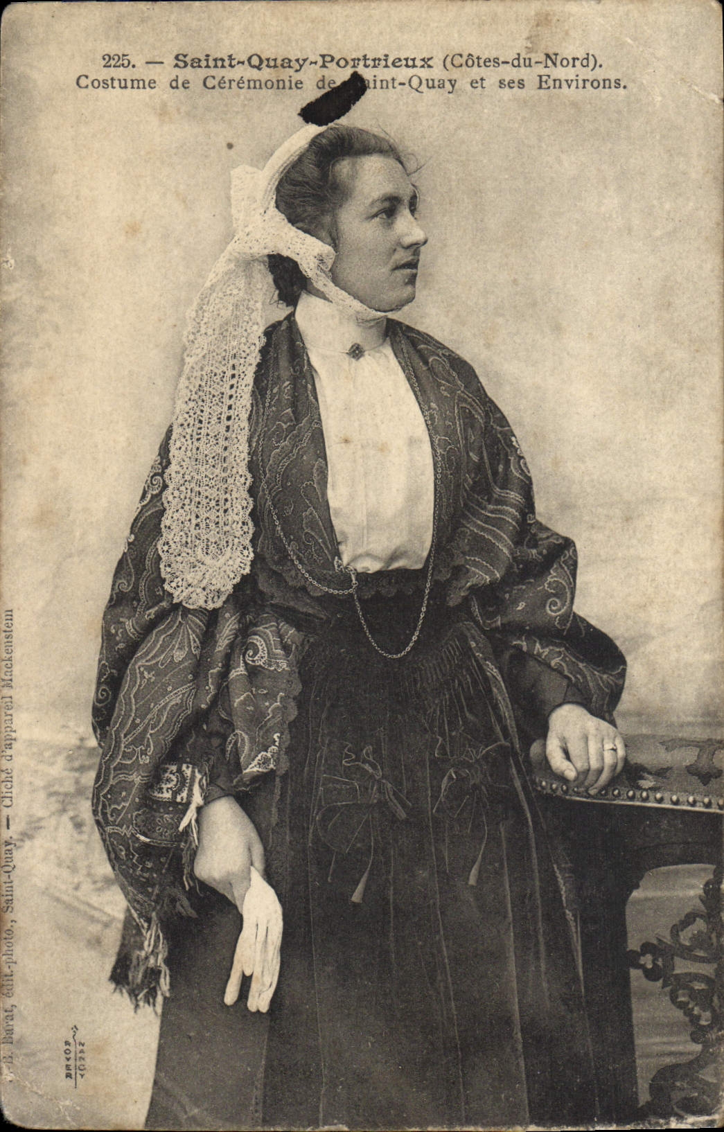 CPA Folklore Saint Quay Portrieux Cotes du Nord Costume de Ceremonie de Saint Quay et ses Environs 