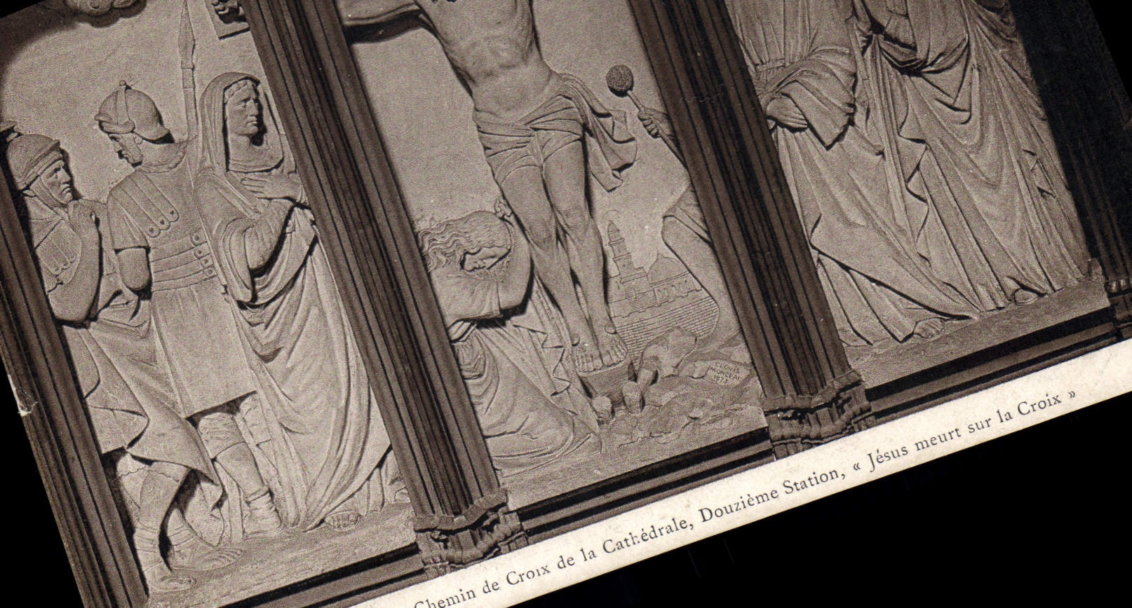CPA Orleans Chemin de croix de la cathedrale Douzieme station Jesus meurt sur le croix