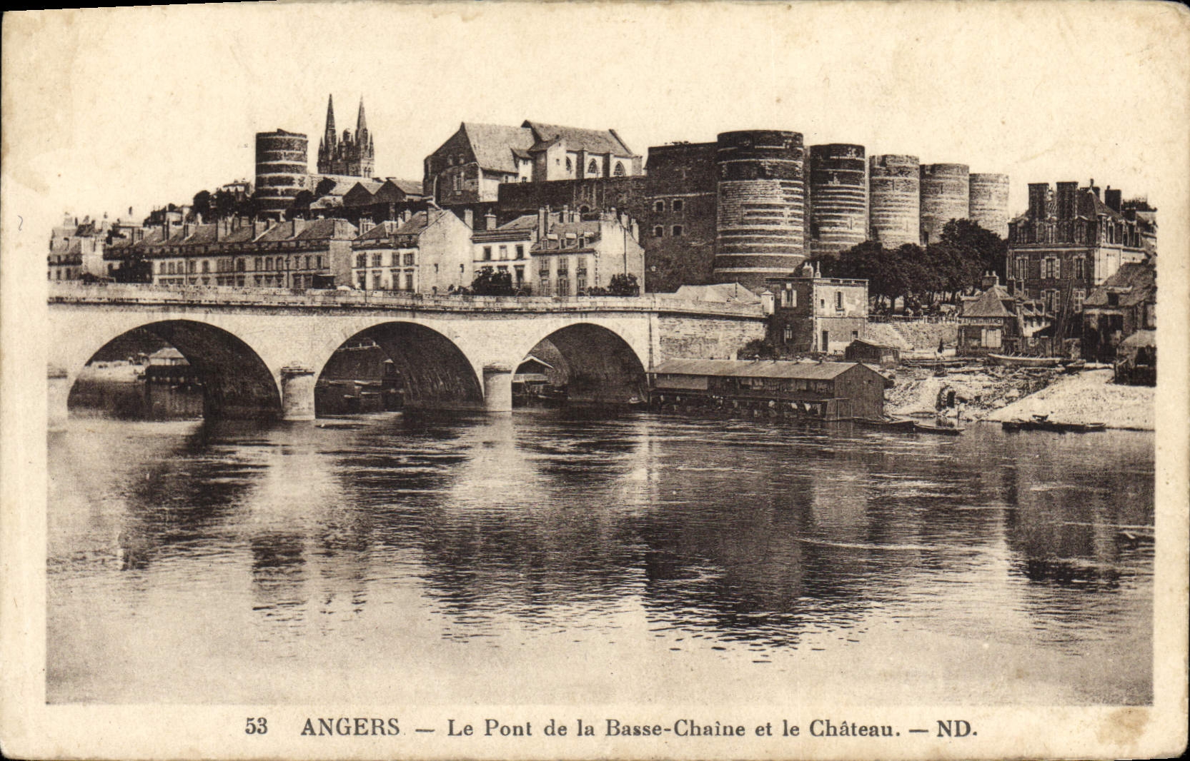 CPA Angers Le Pont de la Basse Chaine et le Chateau 