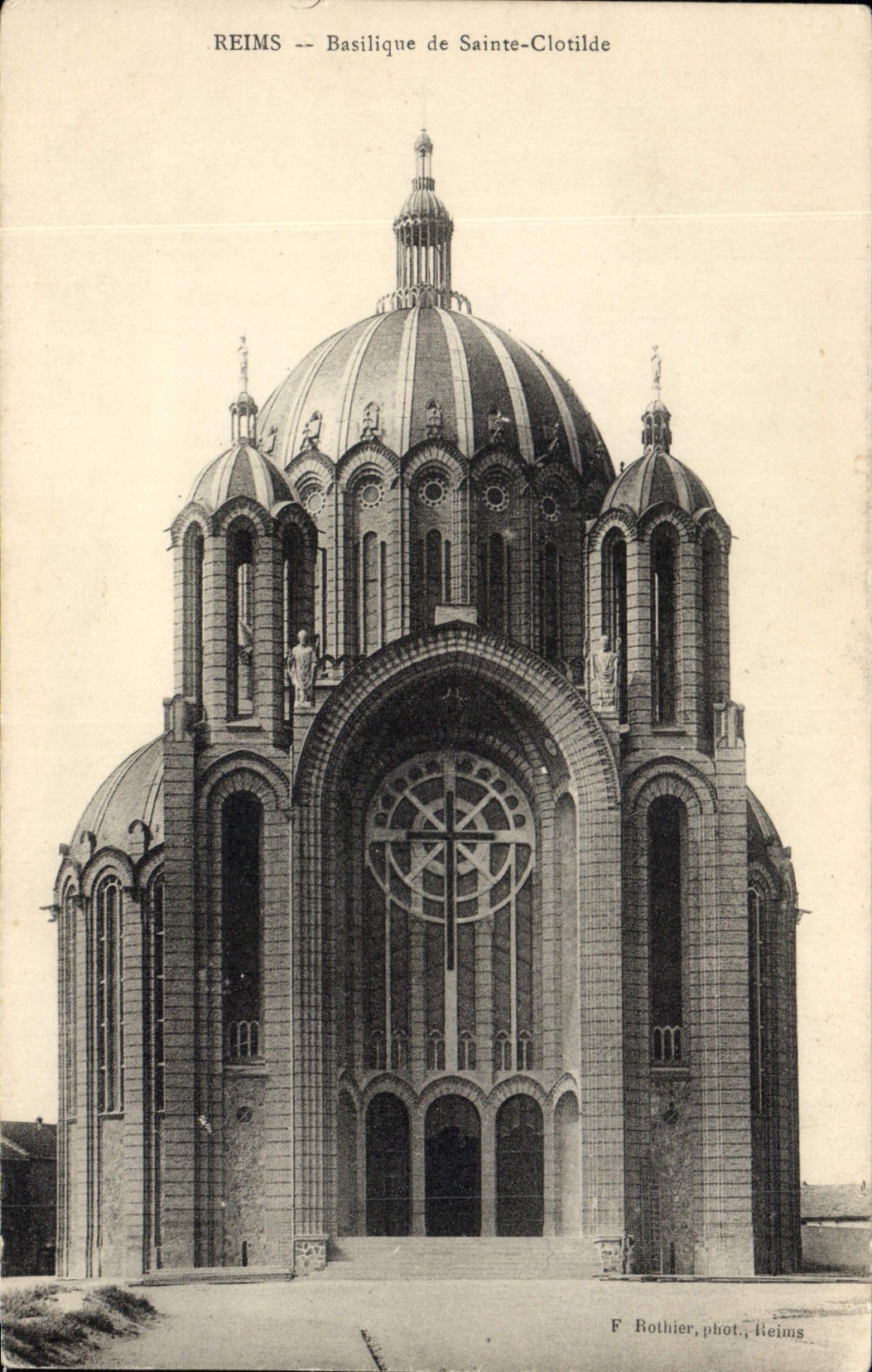 CPA Reims Basilique de Sainte Clotilde 