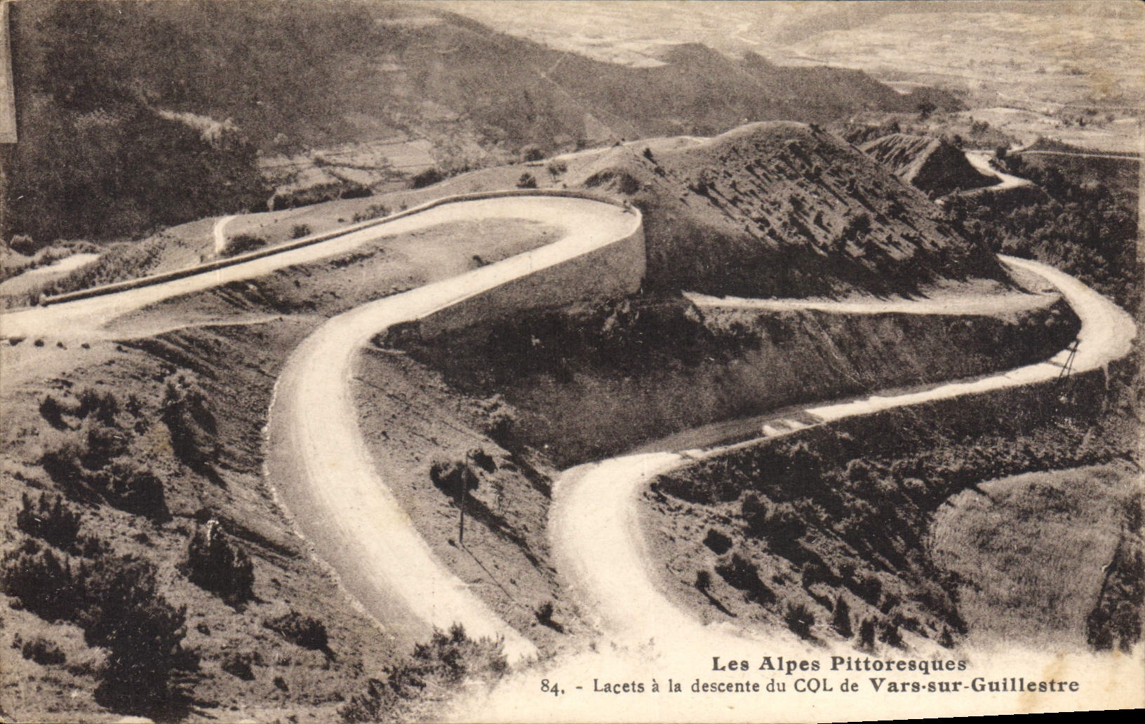 CPA Les Alpes Pittoresques Lacets a la descente du Col de Vars sur Guillestre