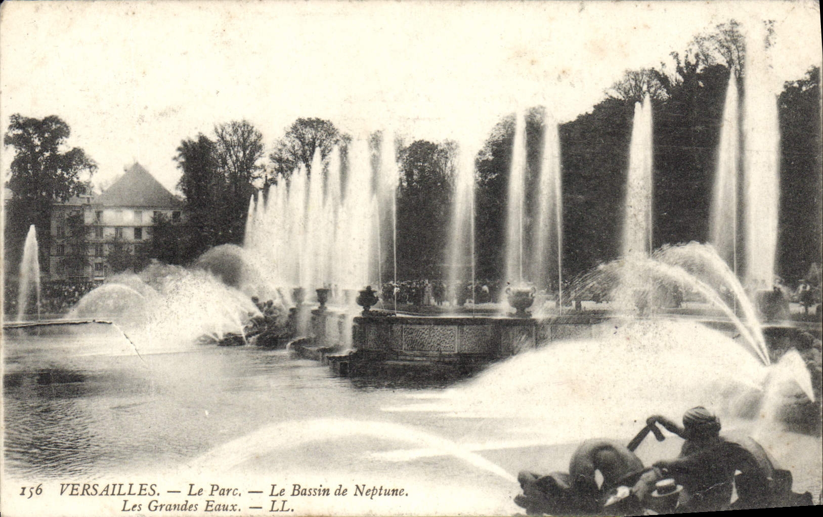 CPA Versailles Le Parc Le Bassin de Neptune 
