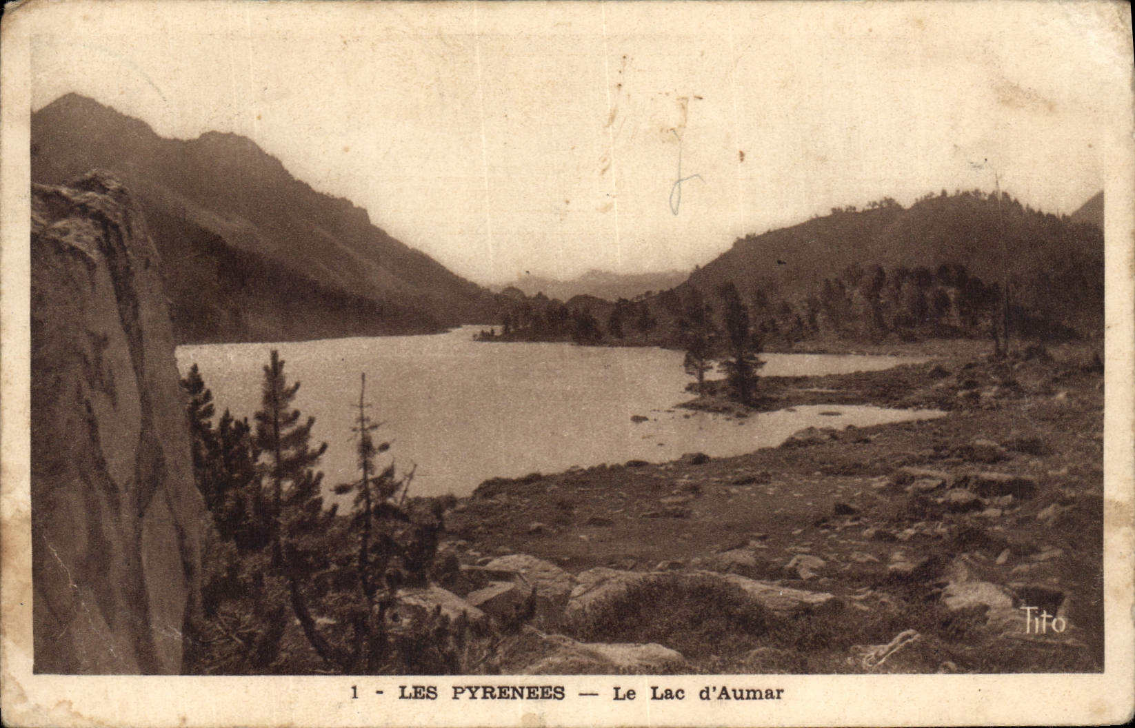 CPA Les Pyrenees Le lac d Aumar 
