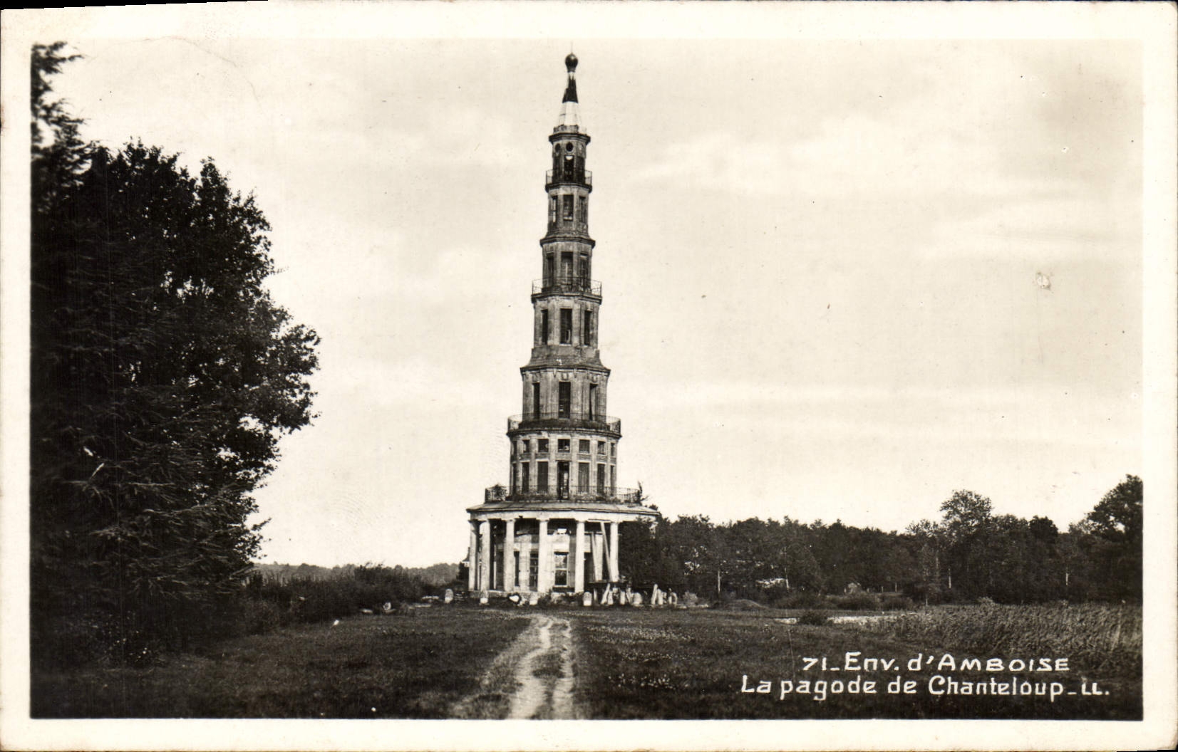 CPA Env d'Amboise La Pagode de Chanteloup