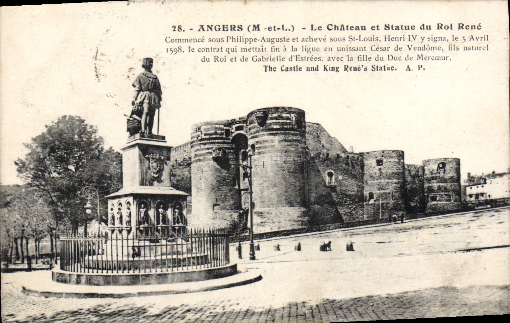 CPA Angers Le Chateau et Statue du Roi Rene 