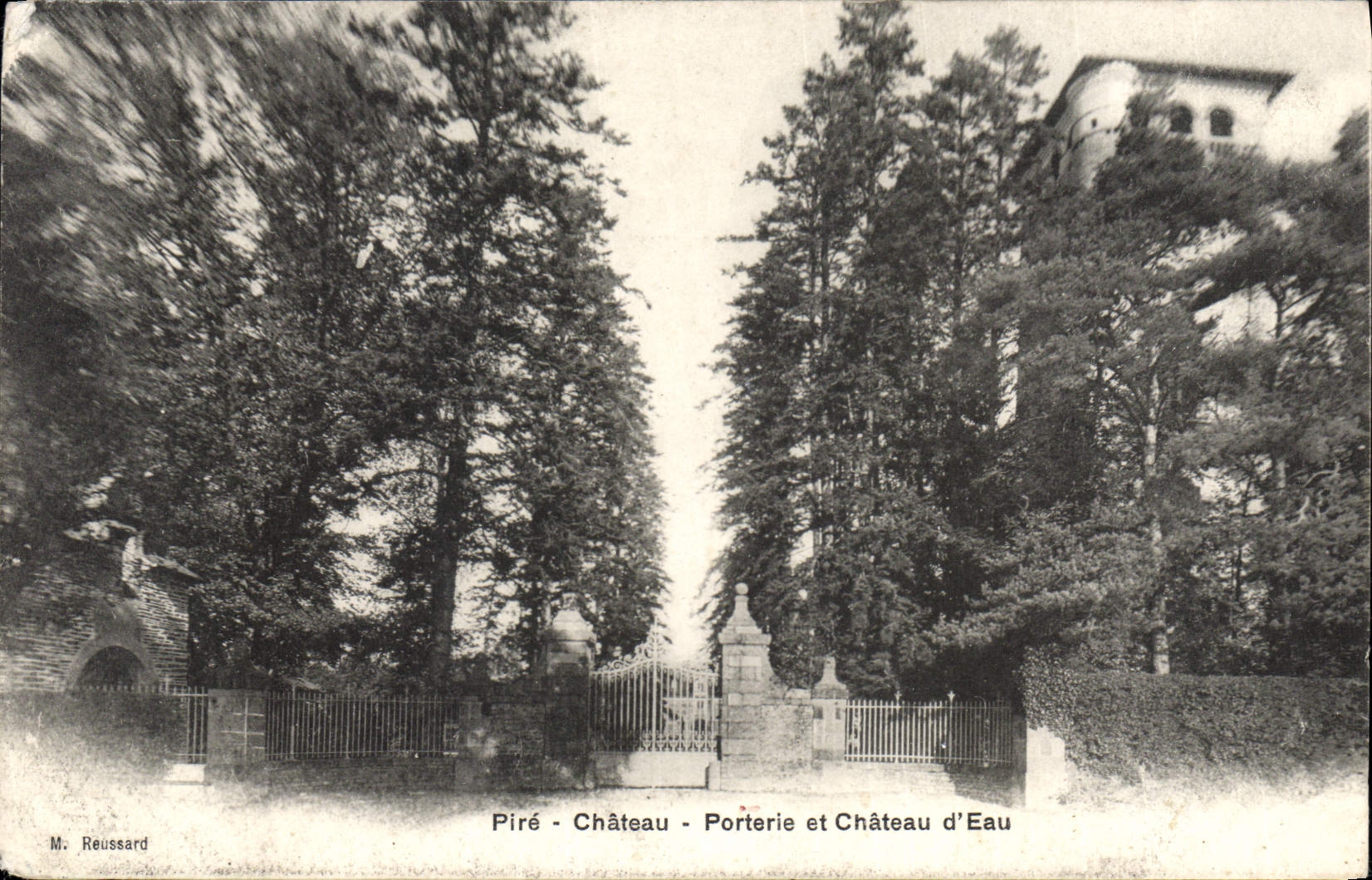 CPA Pire Chateau Porterie et Chateau d'Eau 