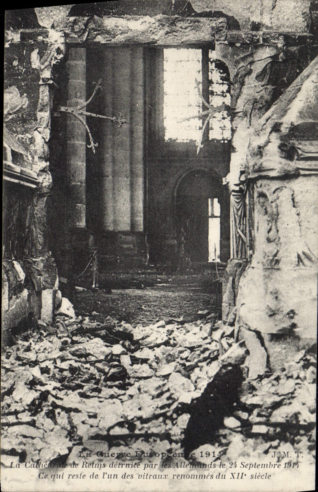 CPA Cathedrale de Reims Militaria