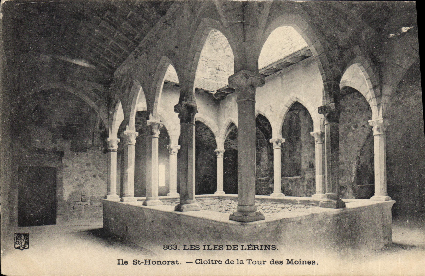 CPA Les Iles de Lerins ILe St Honorat Cloitre de la Tour des Moines