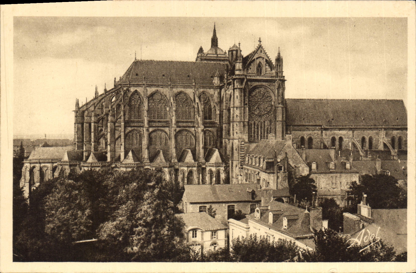 CPA Le Mans La Cathedrale Saint Julien La Rosace (XVe siecle)