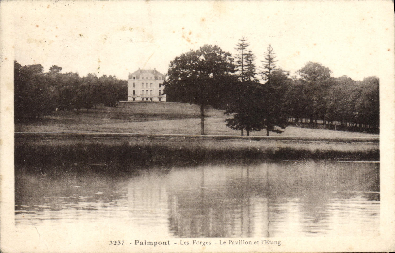 CPA Palmpont Les Gorges Le Pavillon et l'Etang
