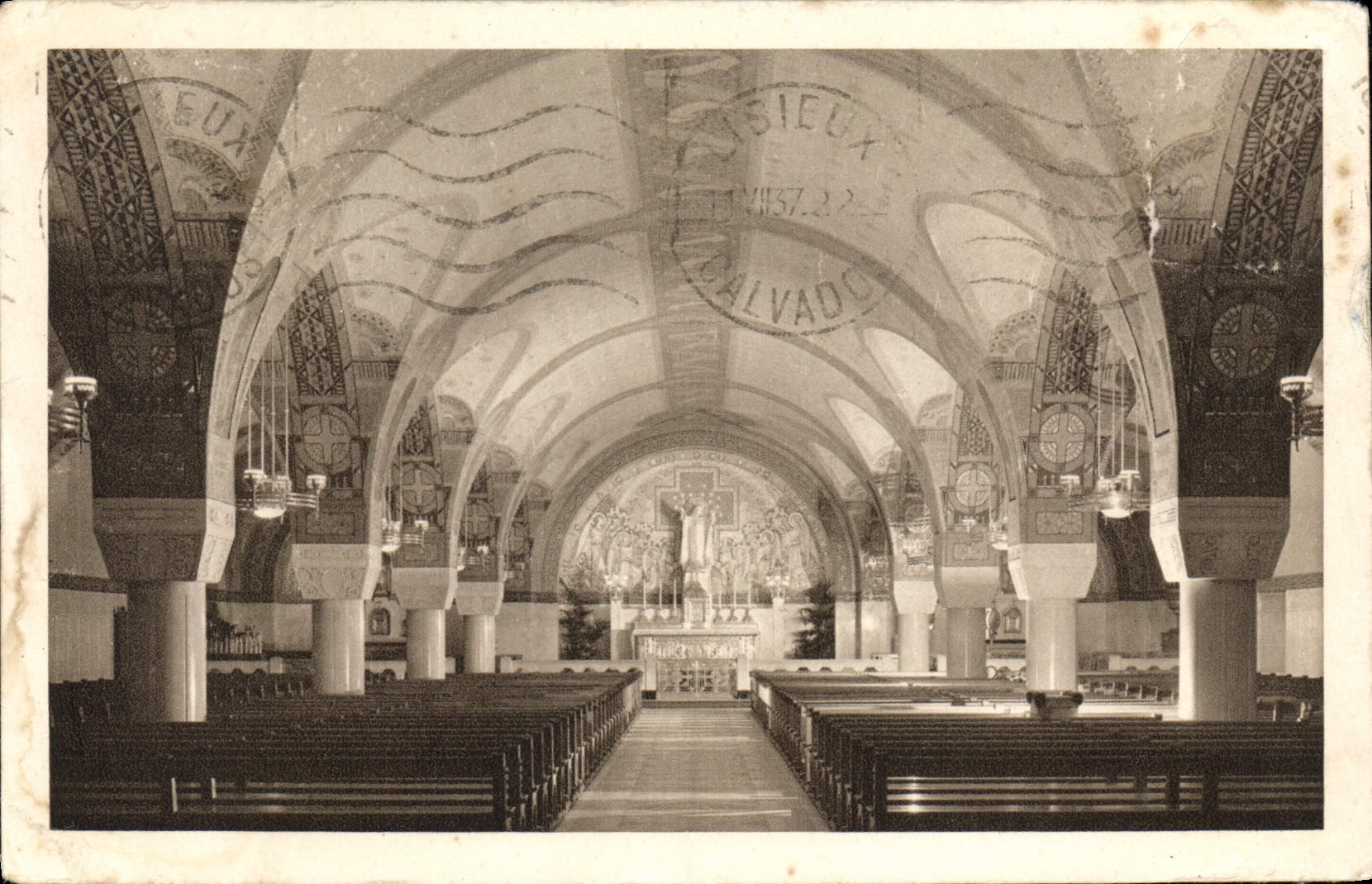 CPA La Basilique de Lisieux La Crypte Vue generale