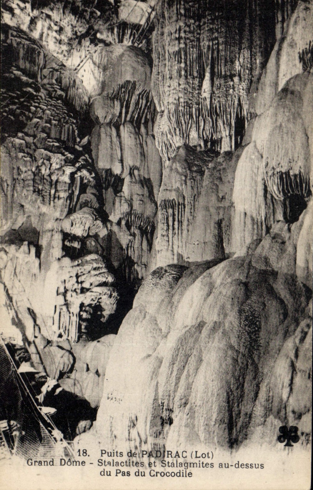 CPA Puits de Padirac (Lot) Grand Dome Stalactites et Stalagmites au dessus du Pas du Crocodiles