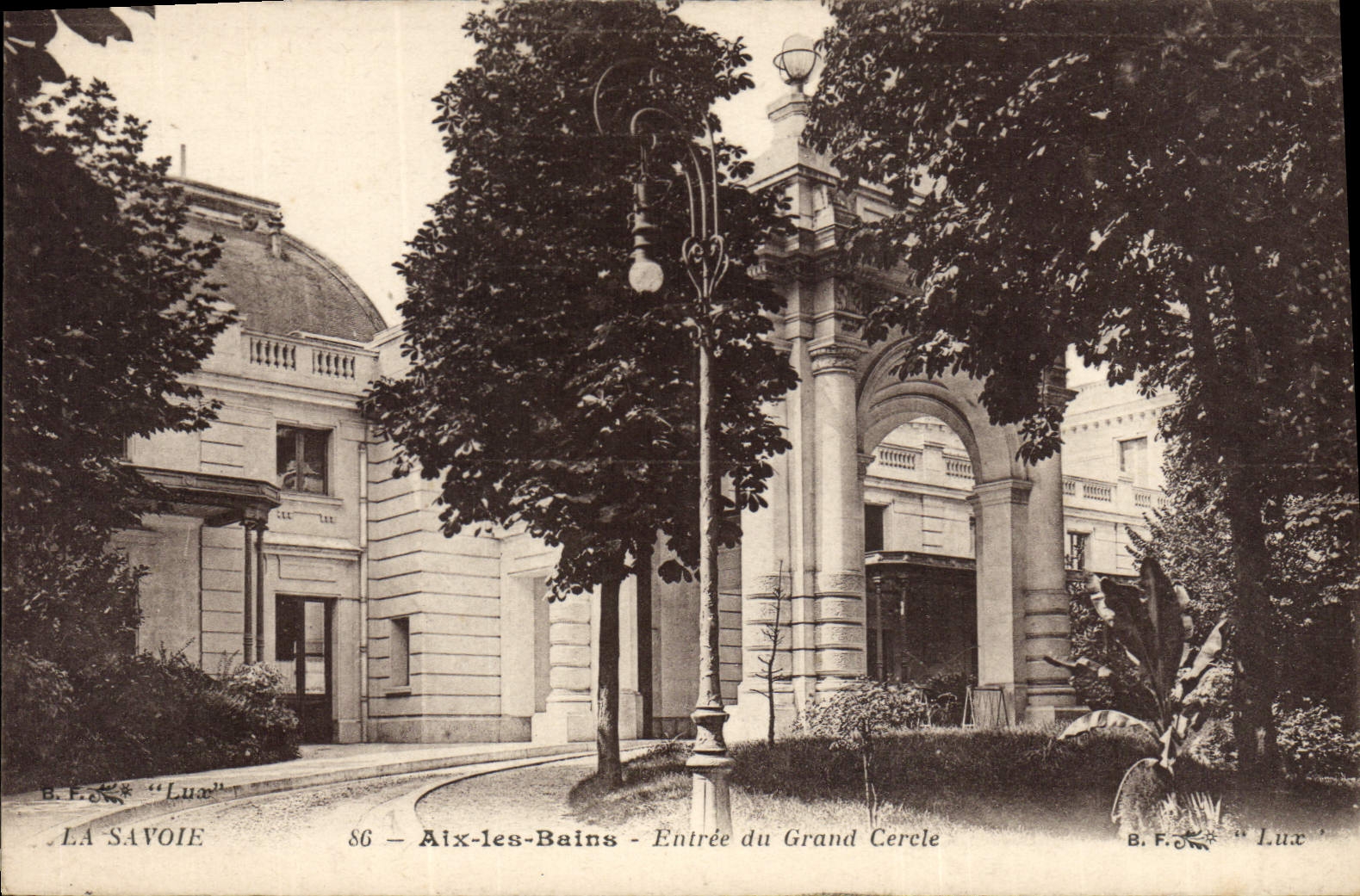 CPA Aix les Bains La Savoie Entree du Grand Cercle