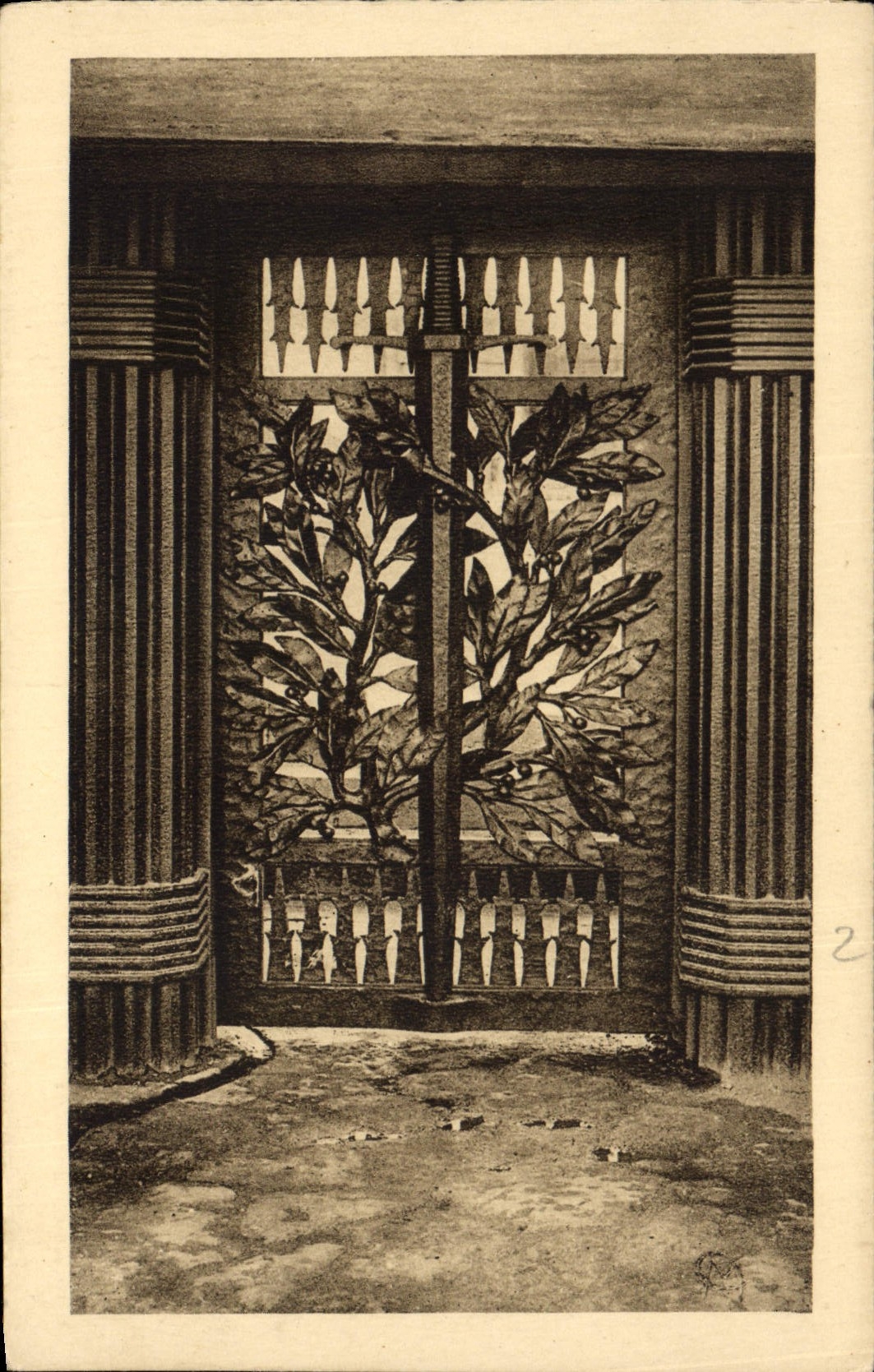 CPA Monument de la Tranchee des Baionnettes Porte d'entree en fer forge