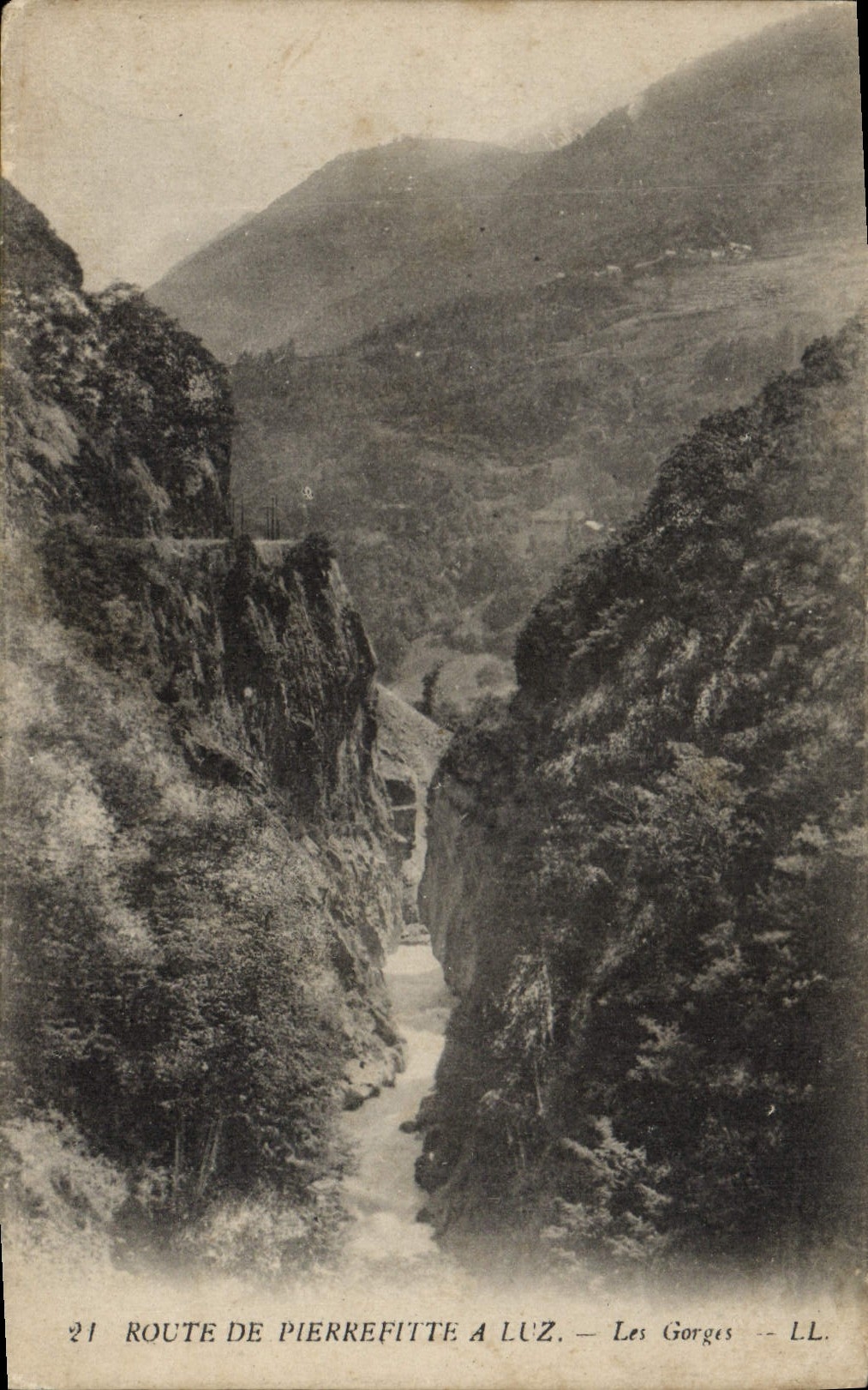 CPA Route de Pierrefitte a Luz Les Gorges