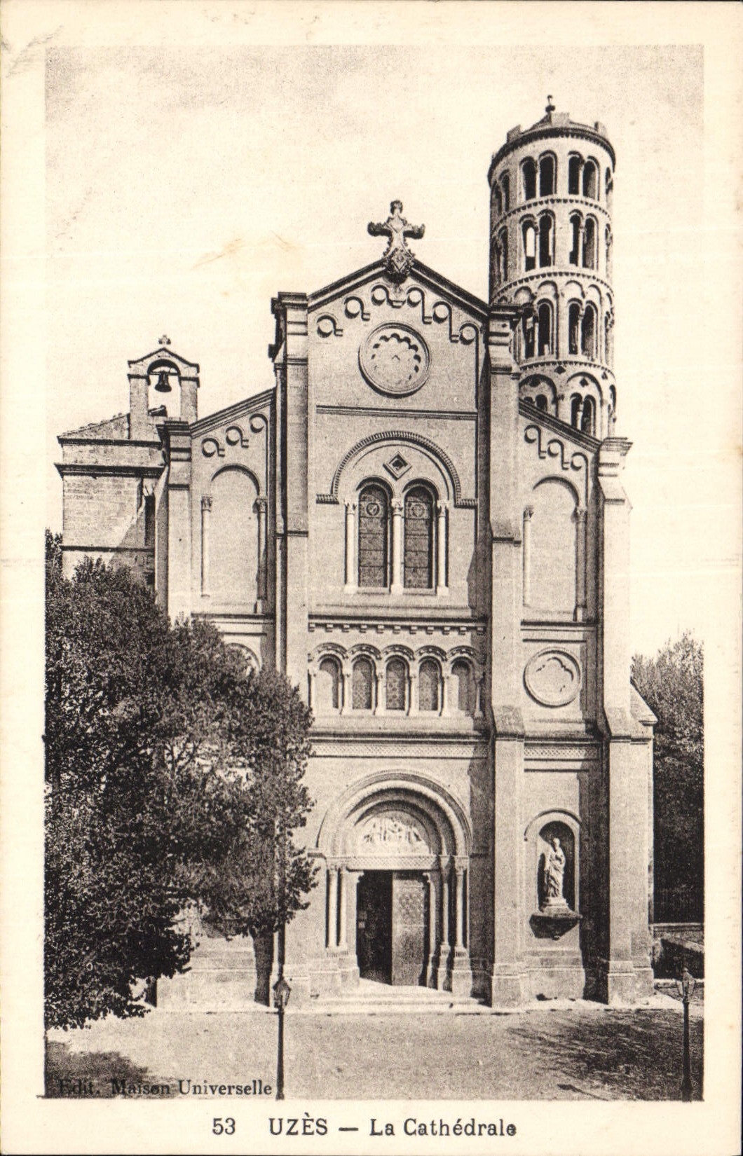 CPA Uzes La Cathedrale