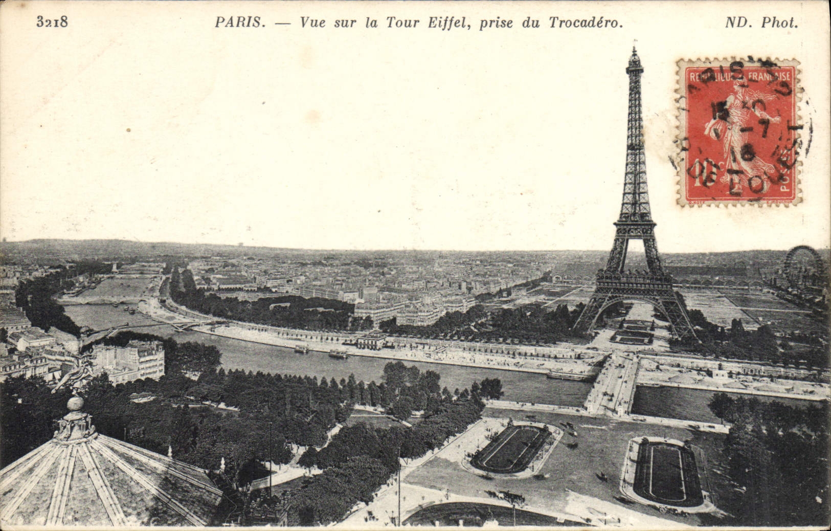 CPA Paris Vue sur la Tour Eiffel prise du Trocadero