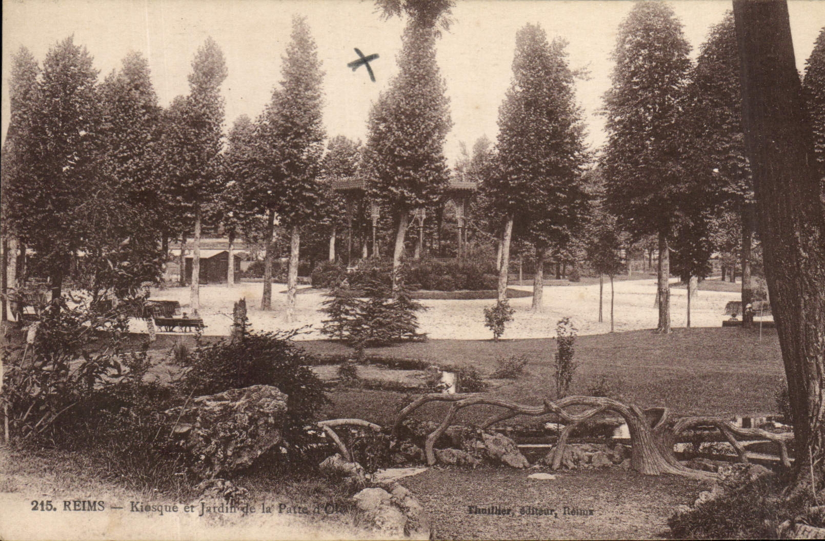 CPA Reims Kiosque et Jardin
