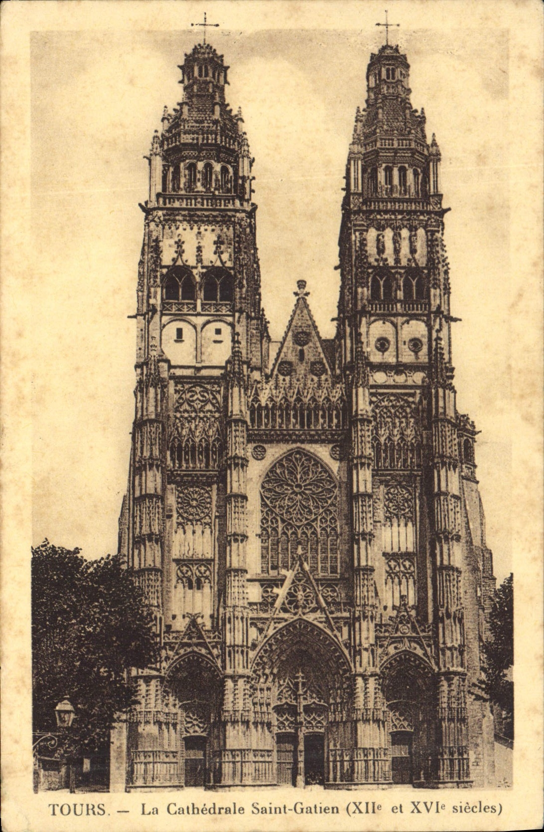 CPA Tours La Cathedrale Saint Gatien (XIIe et XVIe siecle)