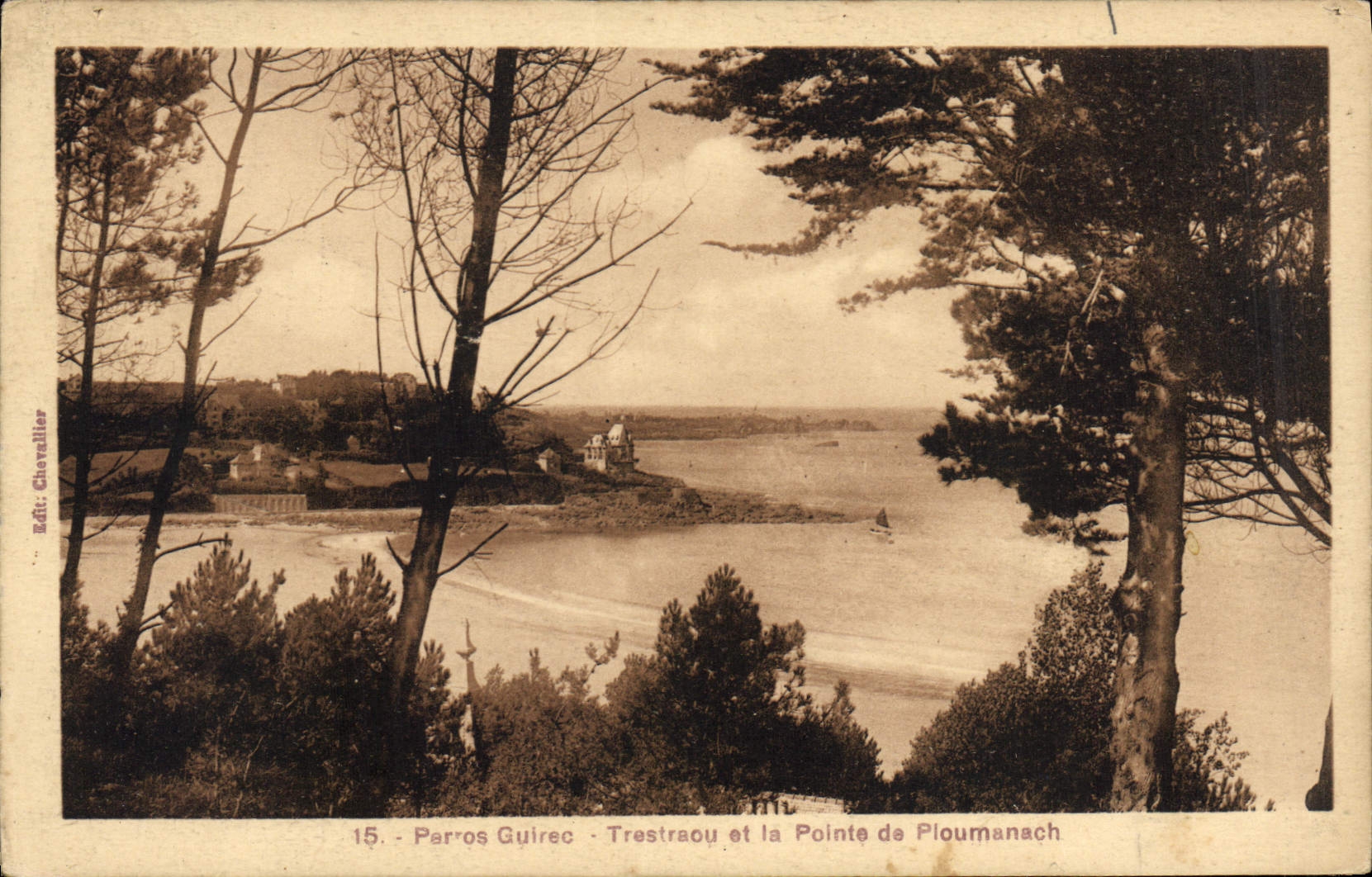 CPA Perros Guirec Trestraou et la Pointe de Ploumanach