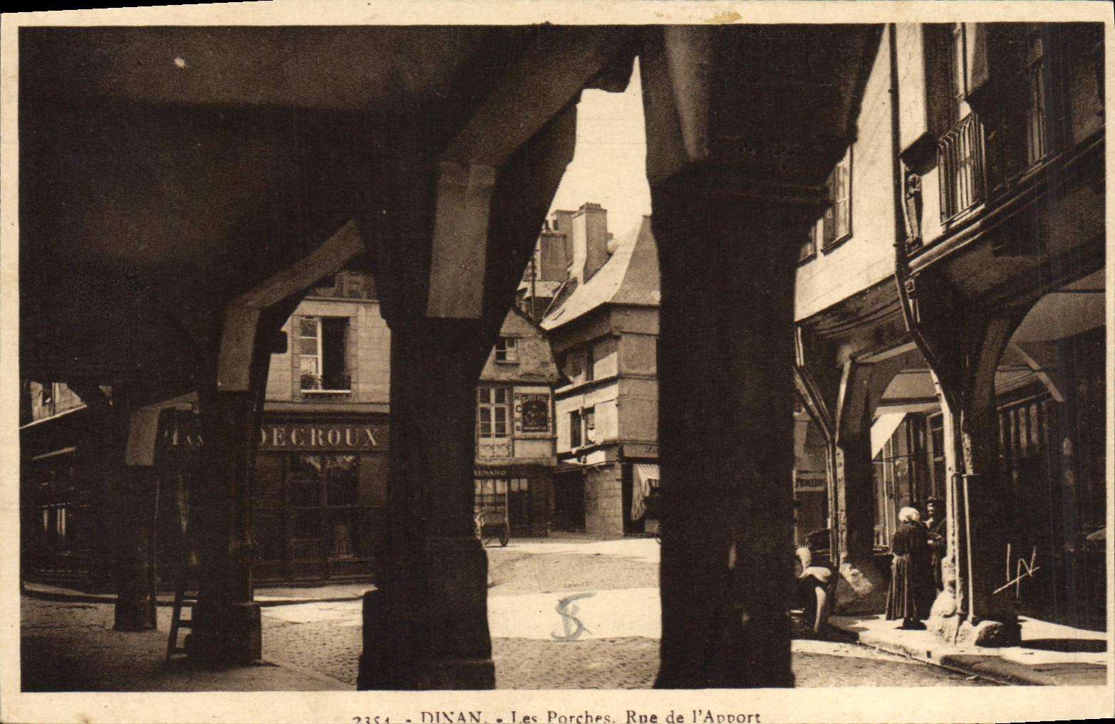 CPA Dinan Les Porches Rue de L'Apport