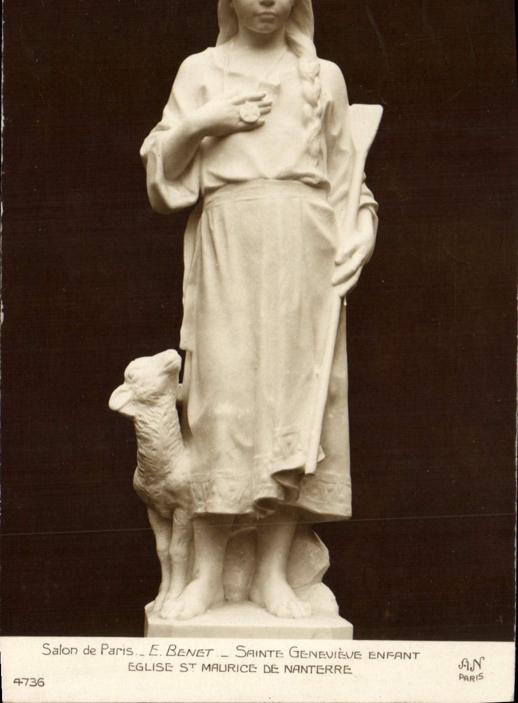 CPA Salon de Paris E Benet Sainte Genevieve Enfant Eglise St Maurice de Nanterre