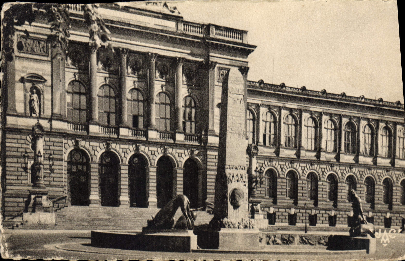 CPA L'Universite et le monument Pasteur