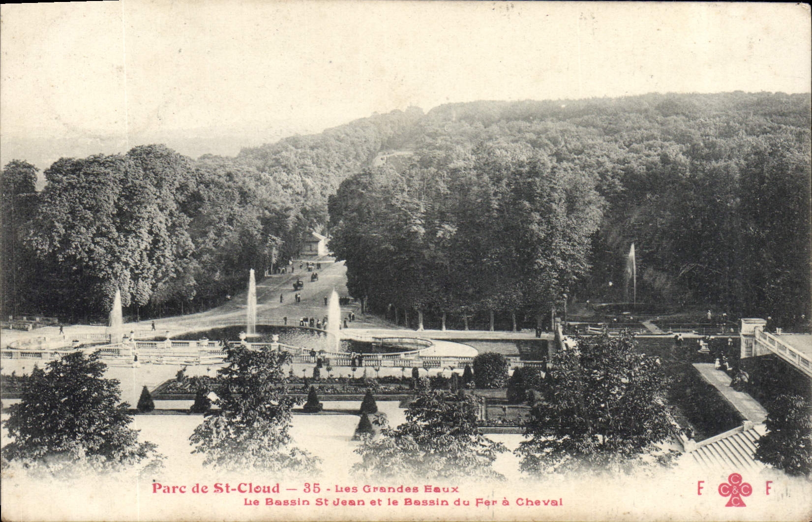 CPA Parc de St Cloud Les Grandes Eaux Le Bassin St Jean et le Bassin du Fer a Cheval 