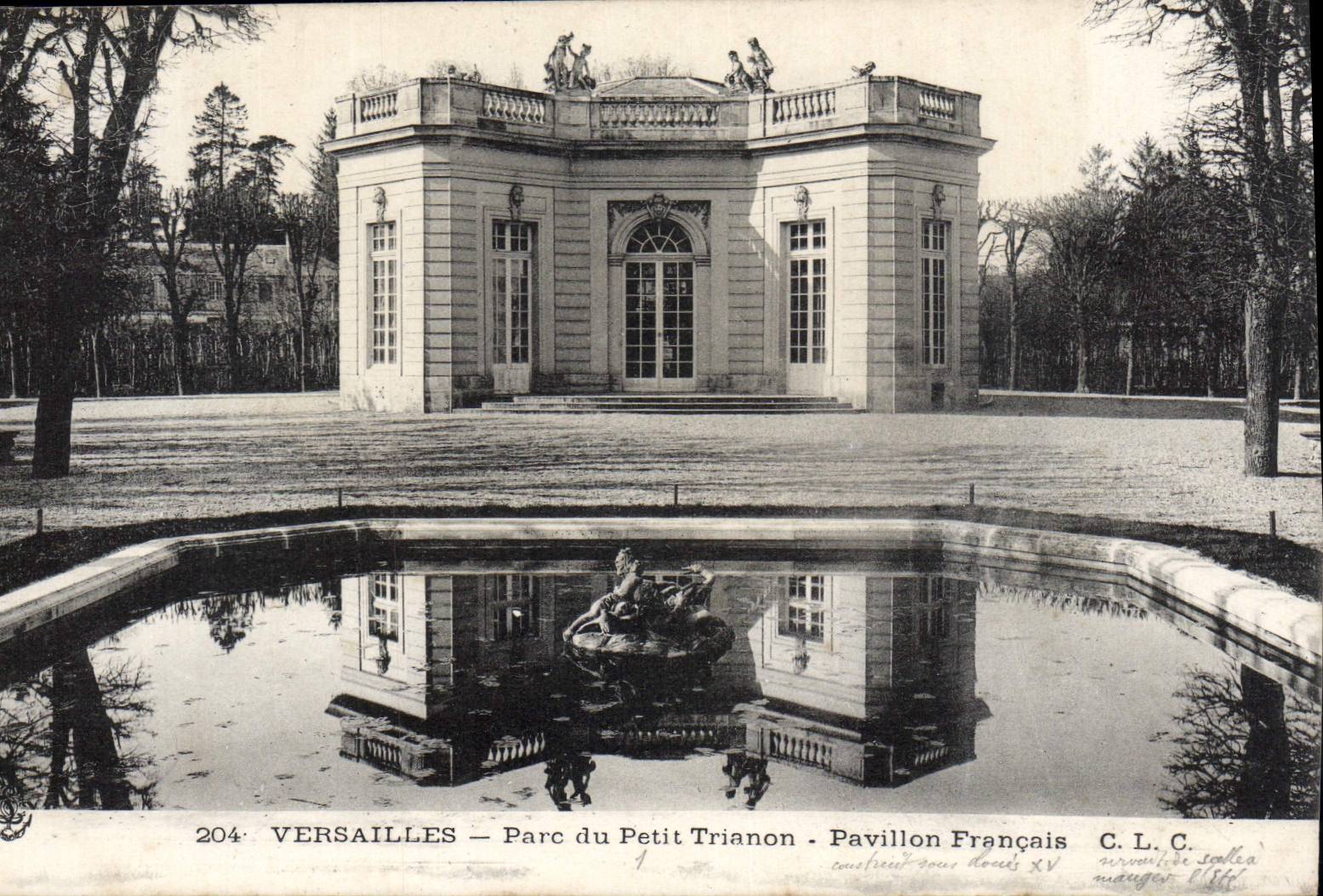 CPA Versailles Parc du Petit Trianon Pavillon Francais