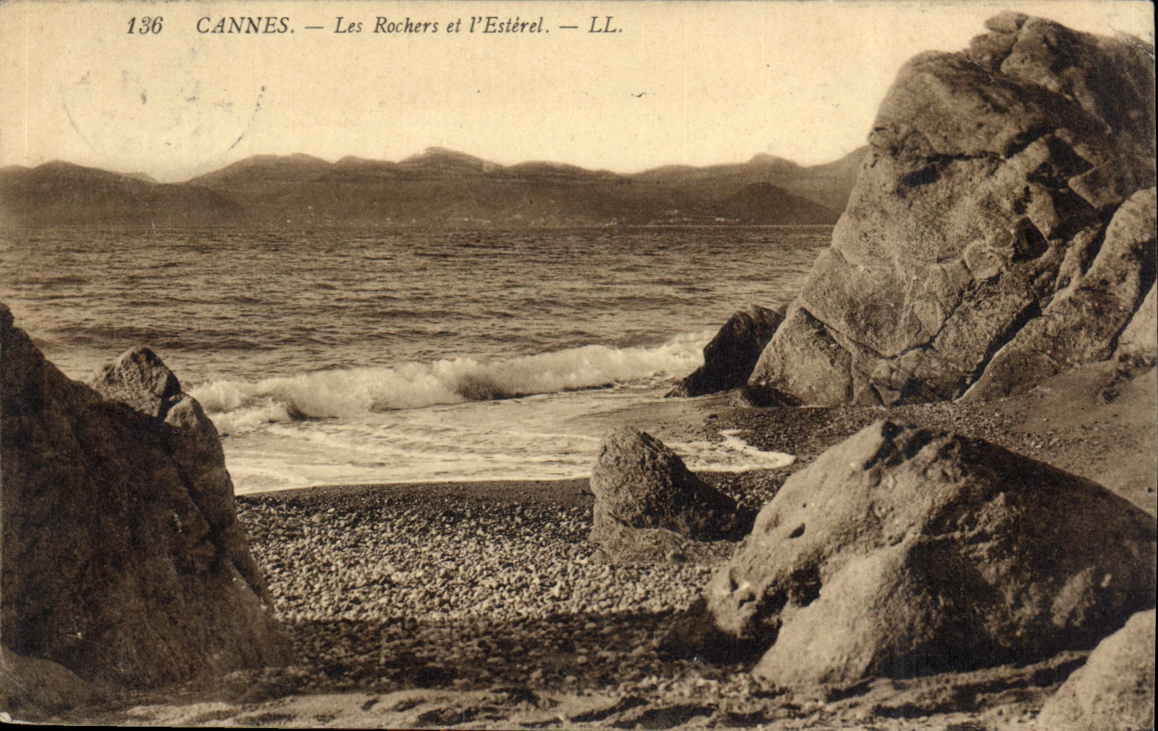 CPA Cannes Les Rochers et l'Esterel