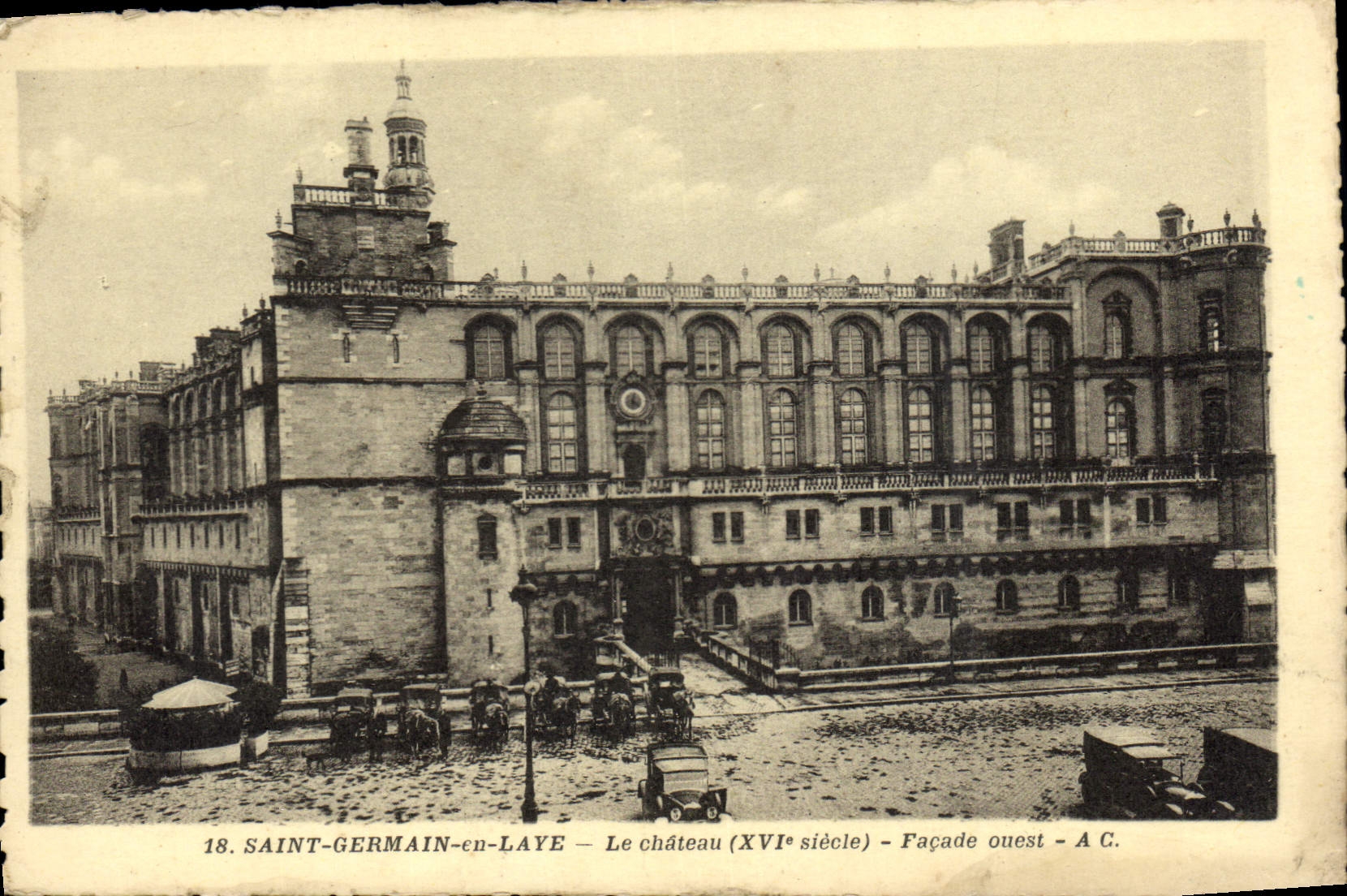 CPA Saint Germain en Laye Le Chateau (XVIe Siecle) Façade ouest