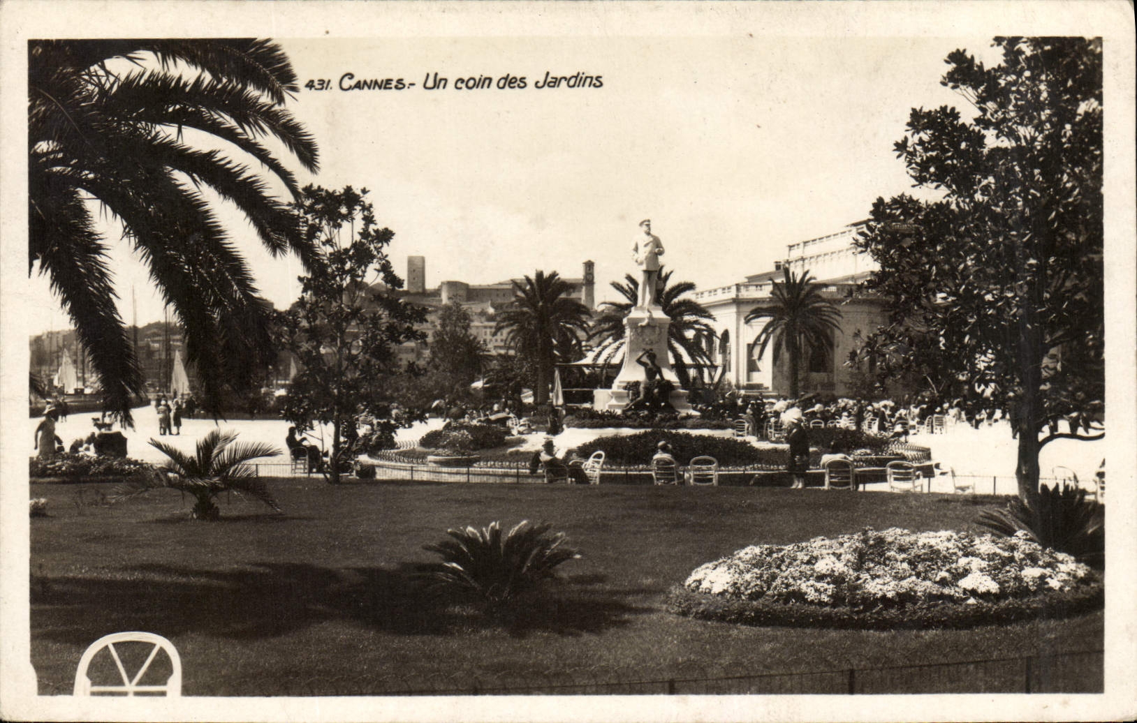 CPA Cannes Un coin des Jardins