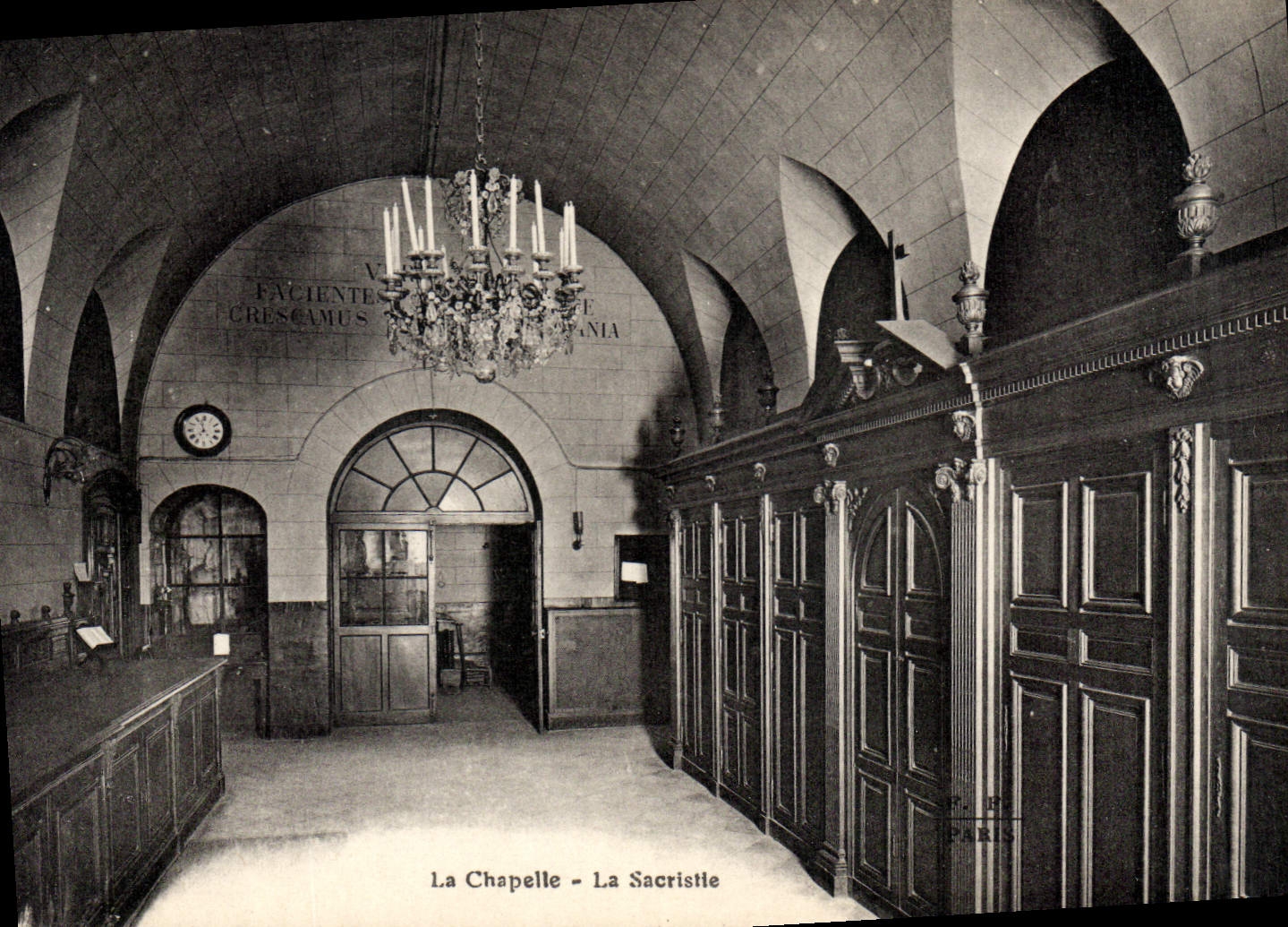 CPA La Chapelle La Sacristie